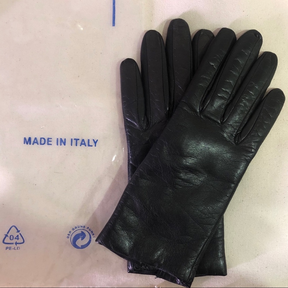 Soft leather and cashmere lines gloves size 6.5